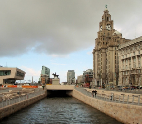 Newly opened Leeds Liverpool Canal Link via the Pierhead to the Albert Dock - March 2009