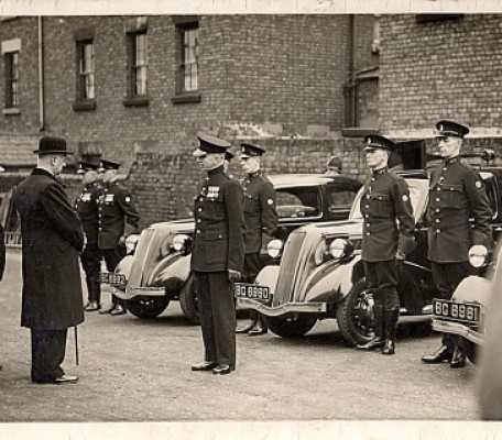 These small Fords were bought for traffic patrol by Birkenhead Borough Police and were traded in after 12 months on the understanding that if a new Fords were bought a 62% allowance would be made on purchase price of the old cars.1939 photo. Tony Roach
