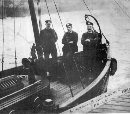 Steam Launch ‘ARGUS’; The River Police Department was formed in 1865 to combat thefts of cargo from the dockside areas and also to prevent shanghaiing on the River Mersey. Tony Roach Collection
